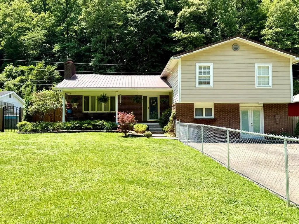 334 Armory Road, Prestonsburg, KY 41653 - #1
