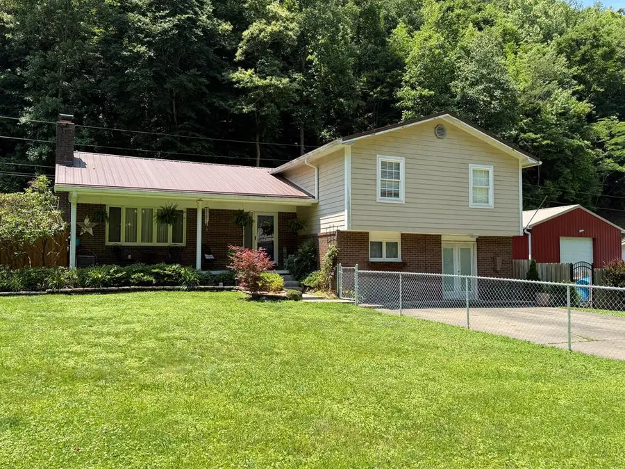 334 Armory Road, Prestonsburg, KY 41653 - #2