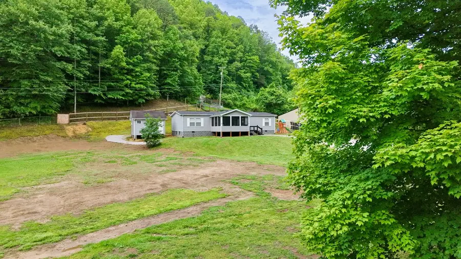 3521 Left Fork Of Island Creek, Pikeville, KY 41501 - #3