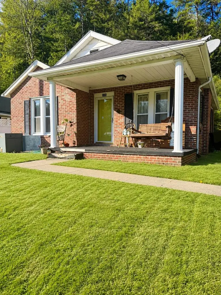 1426 Ky Route 40, Staffordsville, KY 41256 - #1