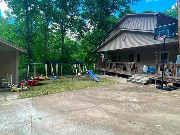 95 Nashville Dr, Thorton, KY 41855