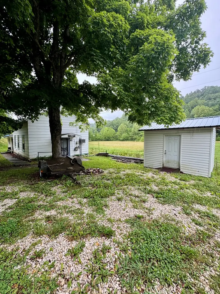 2071 Mattie Rd, Louisa, KY 41230 - #2