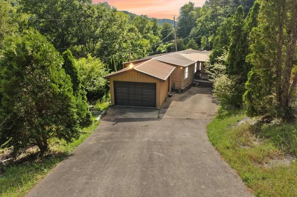 2126 Ky Hwy 451, Hazard, KY 41701 - #1
