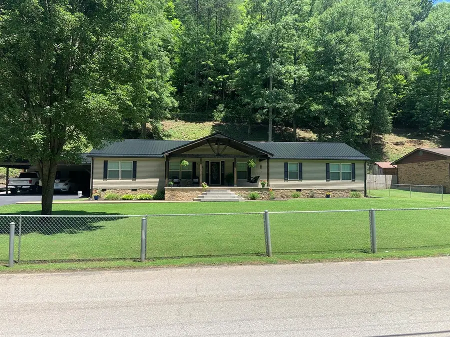 204 Gardner Fork, Shelbiana, KY 41562 - #3