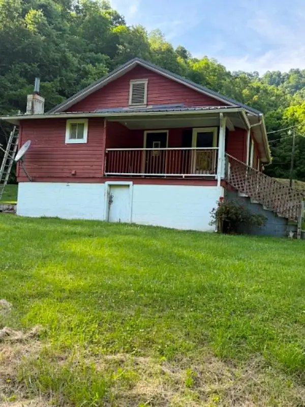 16604 Grapevine Road, Phyllis, KY 41554