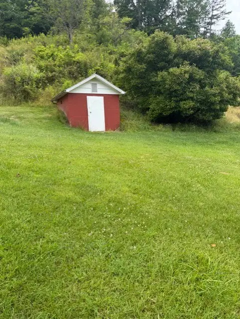 4589 Abbott Creek Rd., Prestonsburg, KY 41653 - #3