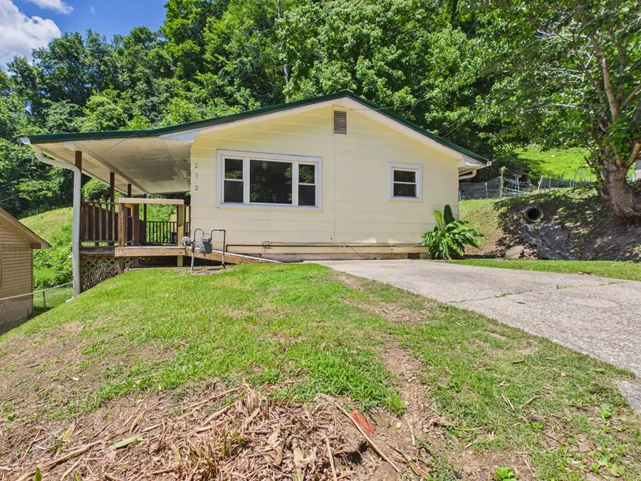 212 Jennifer Drive, Paintsville, KY 41240 - #3