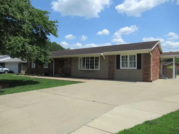 808 Dugan Drive, Paintsville, KY 41240