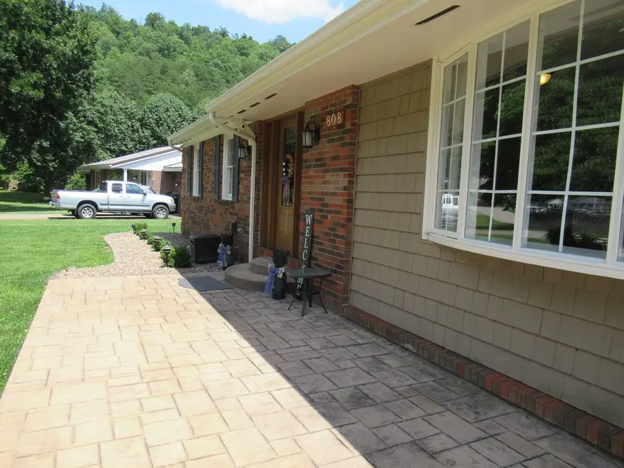808 Dugan Drive, Paintsville, KY 41240 - #2