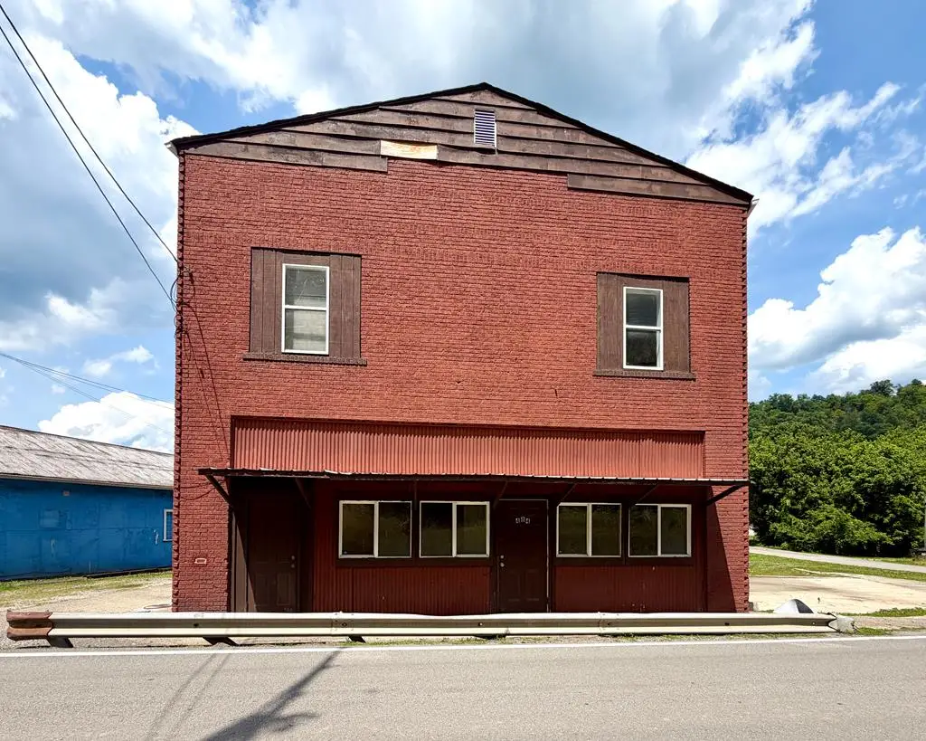 484 Ky Route 302, West Van Lear, KY 41268 - #1