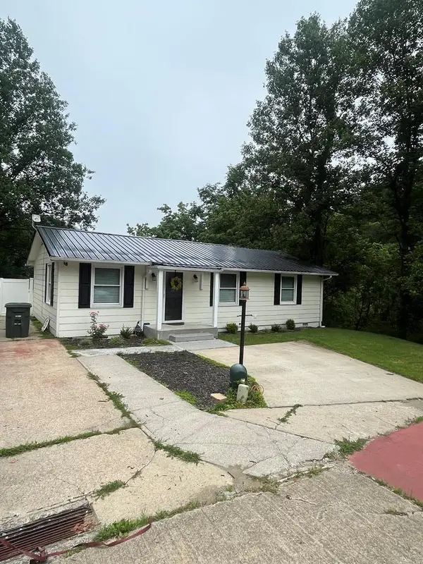 182 West Keyser Heights, Pikeville, KY 41501