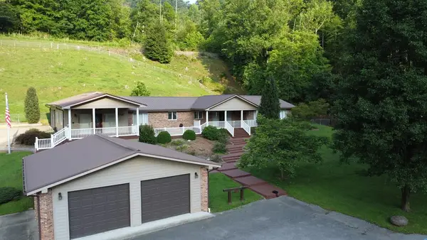 57 Montrose Drive, Raccoon, KY 41557