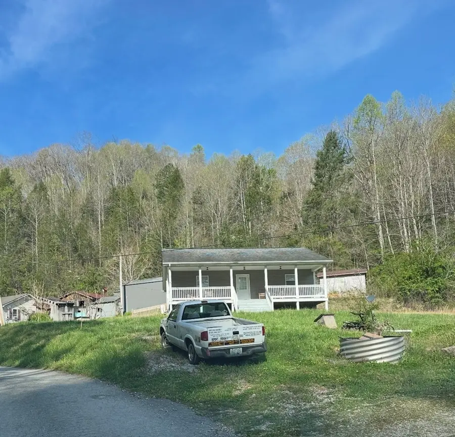 725 Saul Mudlick Br, Buckhorn, KY 41721 - #2