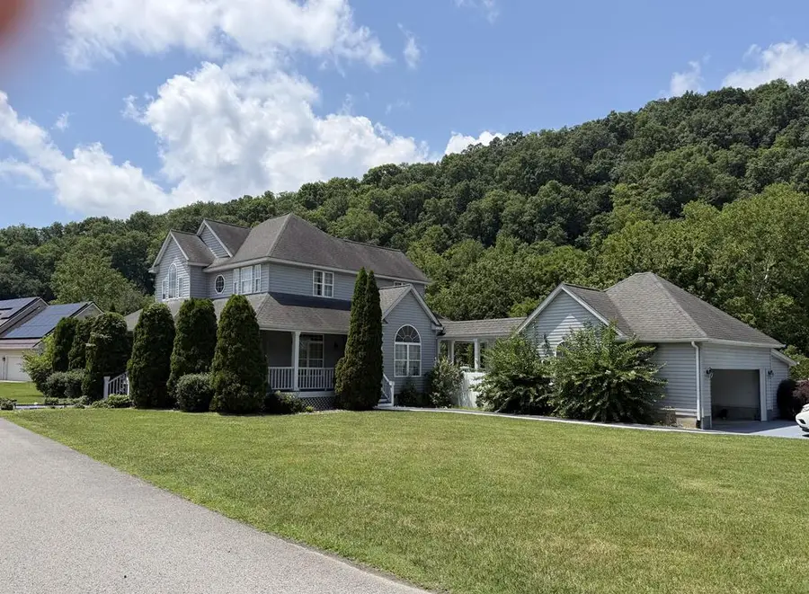 100 Frank, Staffordsville, KY 41256 - #2