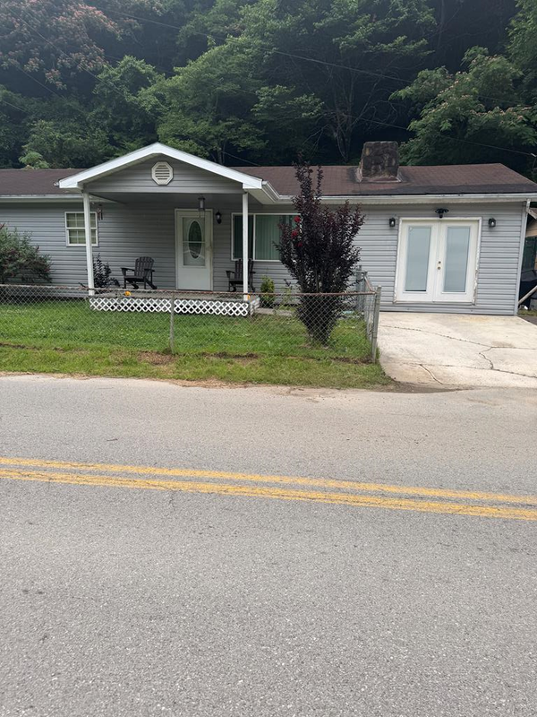 6051 Ky Rt 2030, Banner, KY 41603