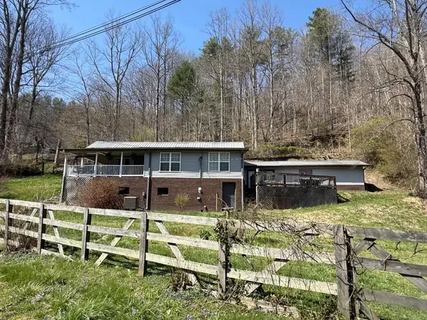 75 Lemon Drive, Jenkins, KY 41537
