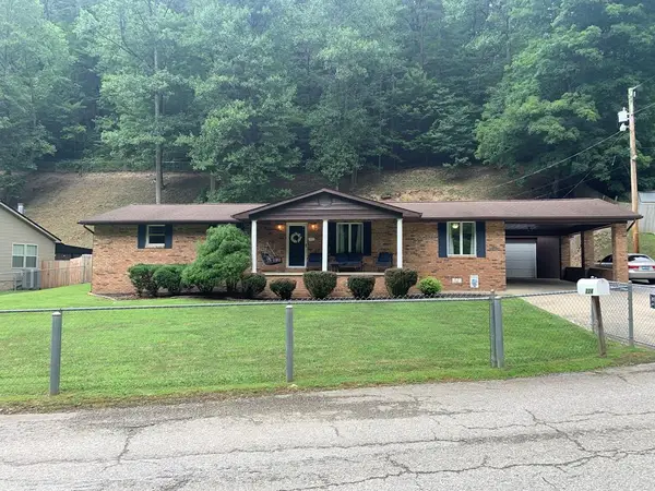 224 Gardner Fork, Shelbiana, KY 41562