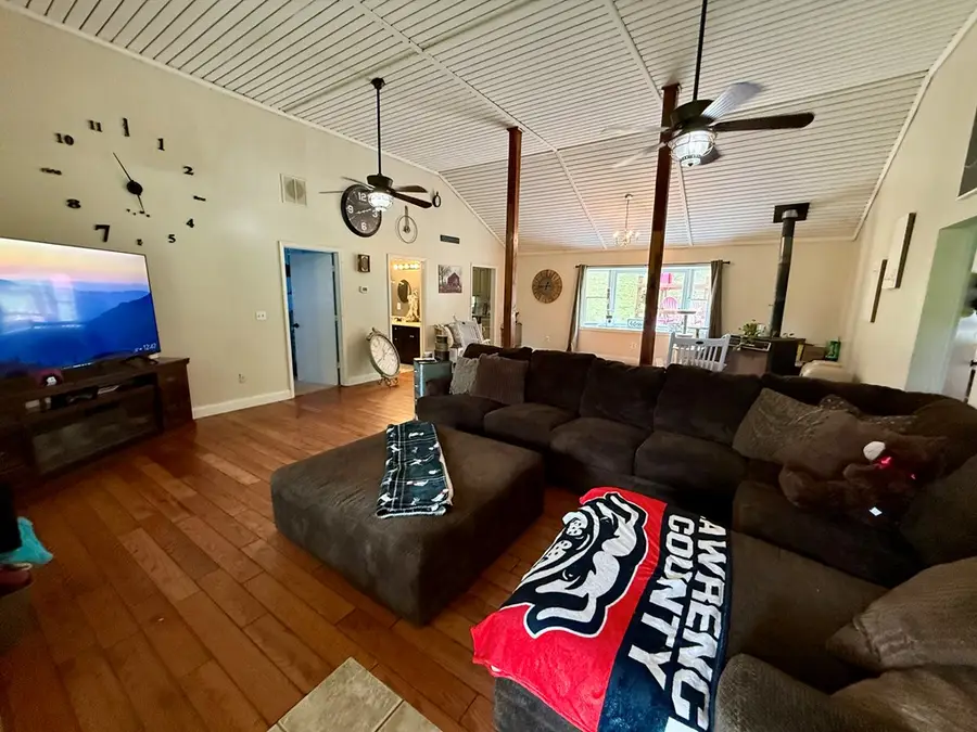 992 Red Branch Rd, Louisa, KY 41230 - #2