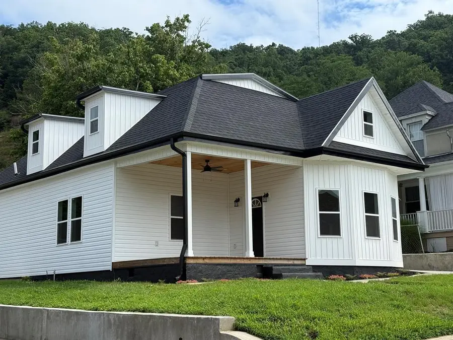 121 4th, Paintsville, KY 41240 - #2