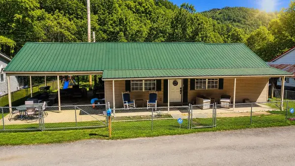 2004 South Mayo Trail, Pikeville, KY 41501