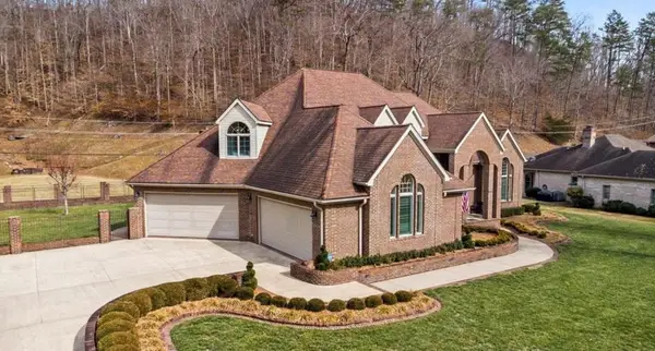 446 Cedar Creek Road, Pikeville, KY 41501