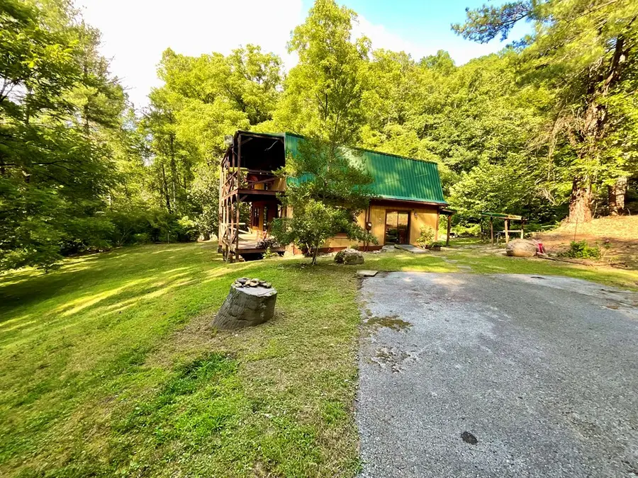 693 Billy Compton Branch, Pikeville, KY 41501 - #2