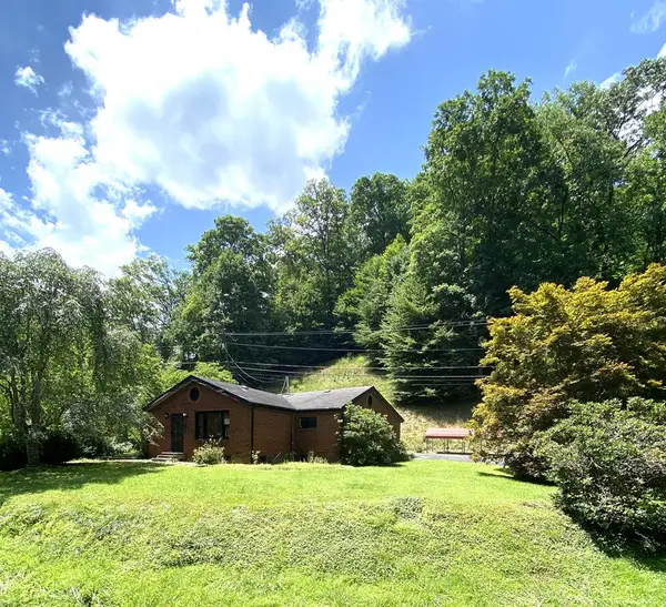 2270 Turkey Creek Rd., Turkey Creek, KY 41514