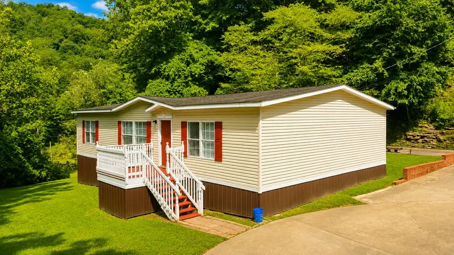 73 Hillside Dr, Forest Hills, KY 41527 - #3