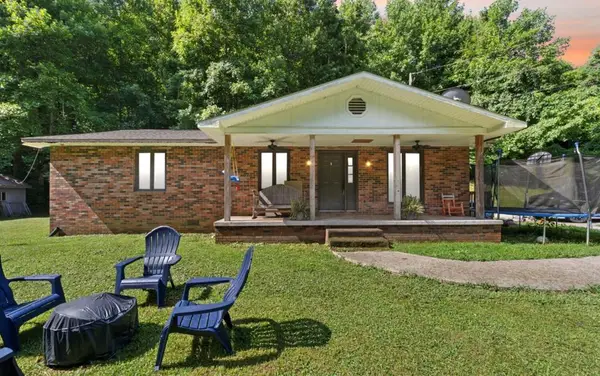 110 Benton Road, Hallie, KY 41746
