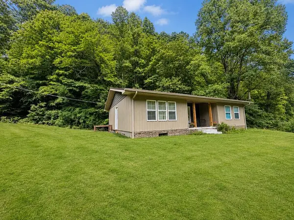 97 Sawyers Road, Lick Creek, KY 41540