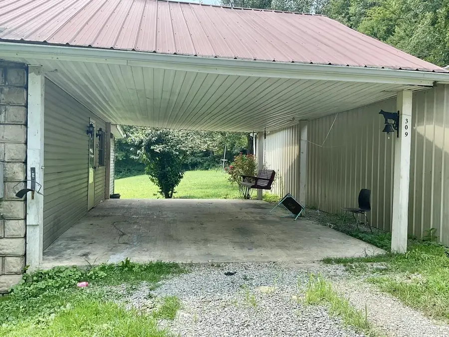 309 Middle Branch Rd., McDowell, KY 41647 - #3