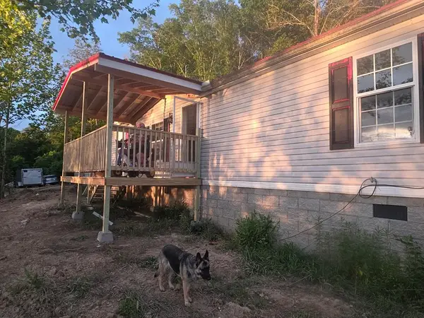 1402 Long Branch Road, Louisa, KY 41230