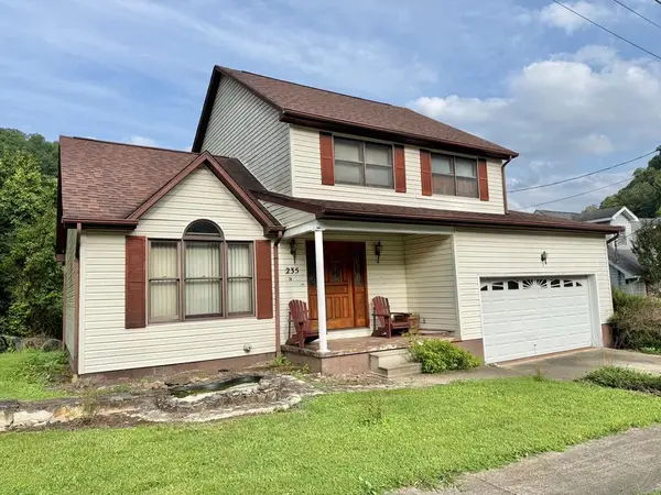 38 Retton Circle, Williamson, WV 25661