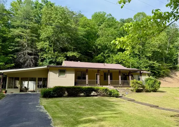 48 Ramey Fork, Raccoon, KY 41557