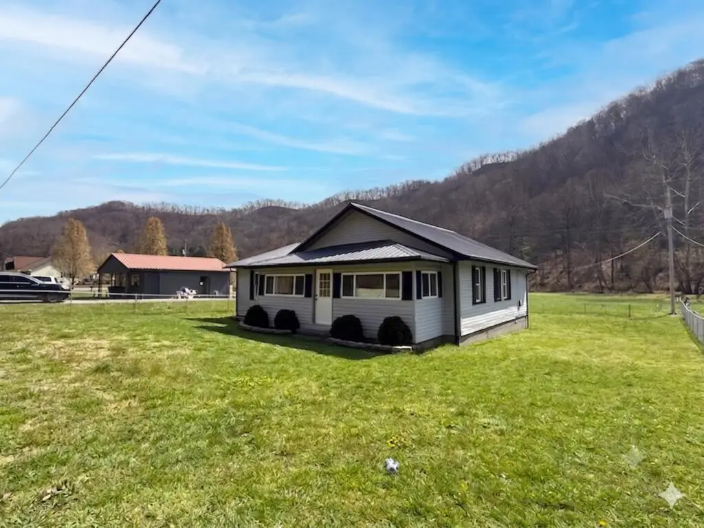 1834 Ky-582, Pine Top, KY 41843 - #1