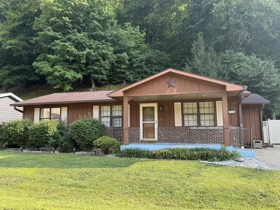 159 W Keyser Heights, Pikeville, KY 41501 - #2