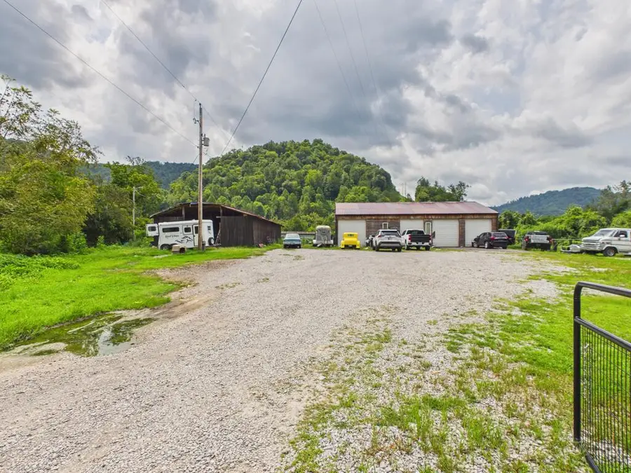 8031 Ky Rt 122, Minnie, KY 41651 - #2