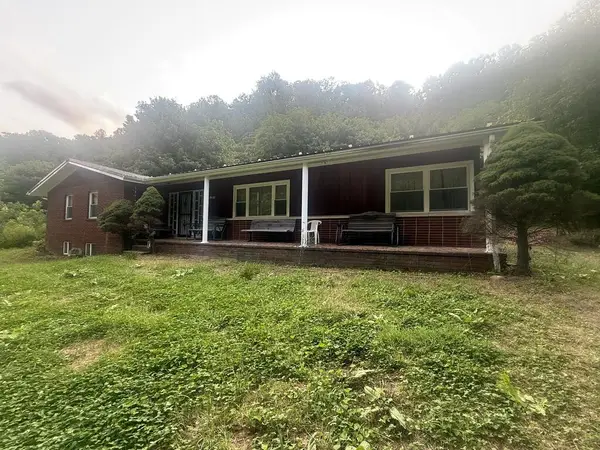 1395 Lower Pompey Road, Shelbiana, KY 41562