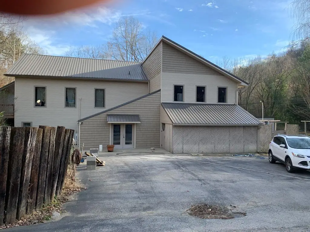 1007 Ky. Rt. 40, Staffordsville, KY 41256 - #1