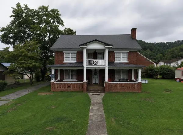 42 Meade Street, Kermit, WV 25674