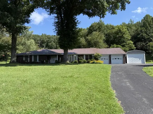 100 Mount Pleasant, Louisa, KY 41230