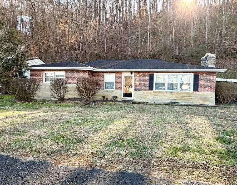 406 Lincoln Avenue, Paintsville, KY 41240 - #2