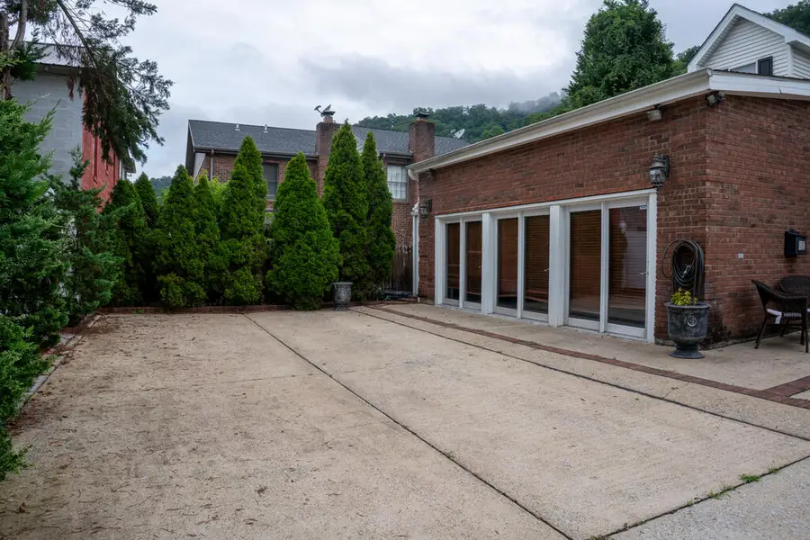 167 Wolford Street, Pikeville, KY 41501 - #3