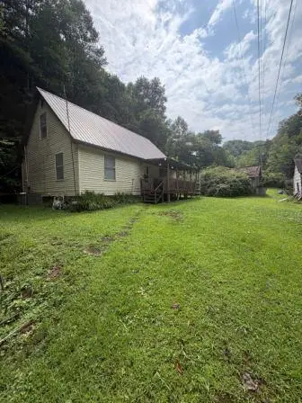 2930 Meathouse Fork Rd., Canada, KY 41519 - #2