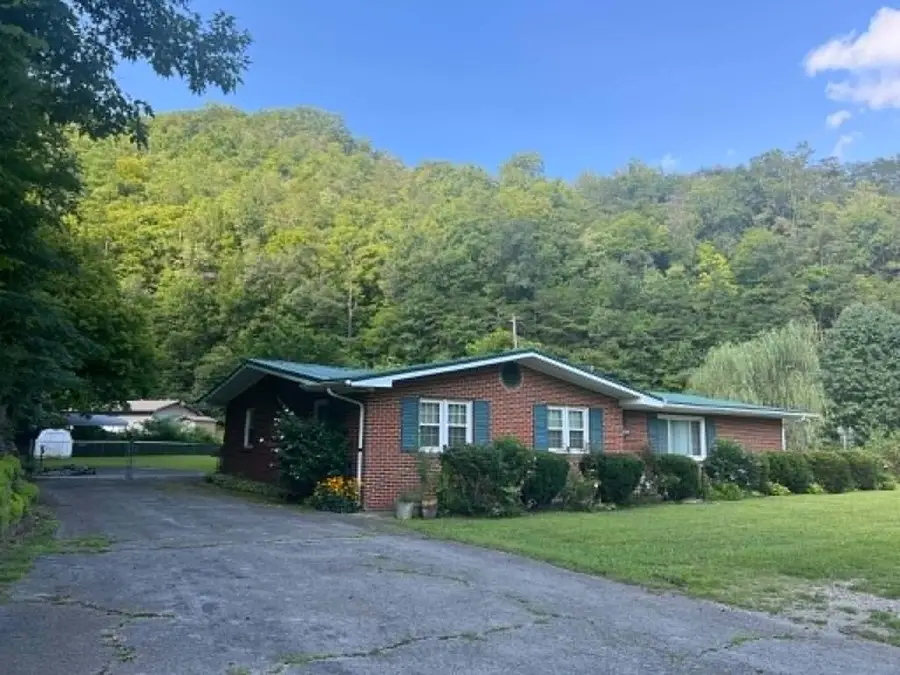 412 Fishtrap Road, Shelbiana, KY 41562 - #3