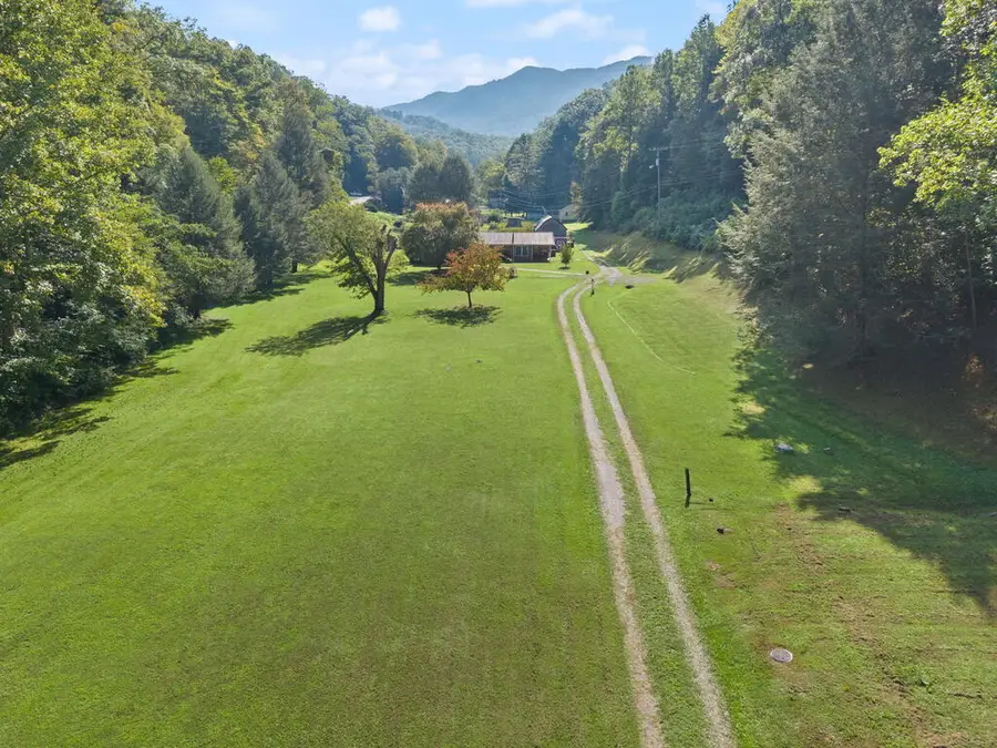 139 Midway Dr, Mayking, KY 41837 - #3