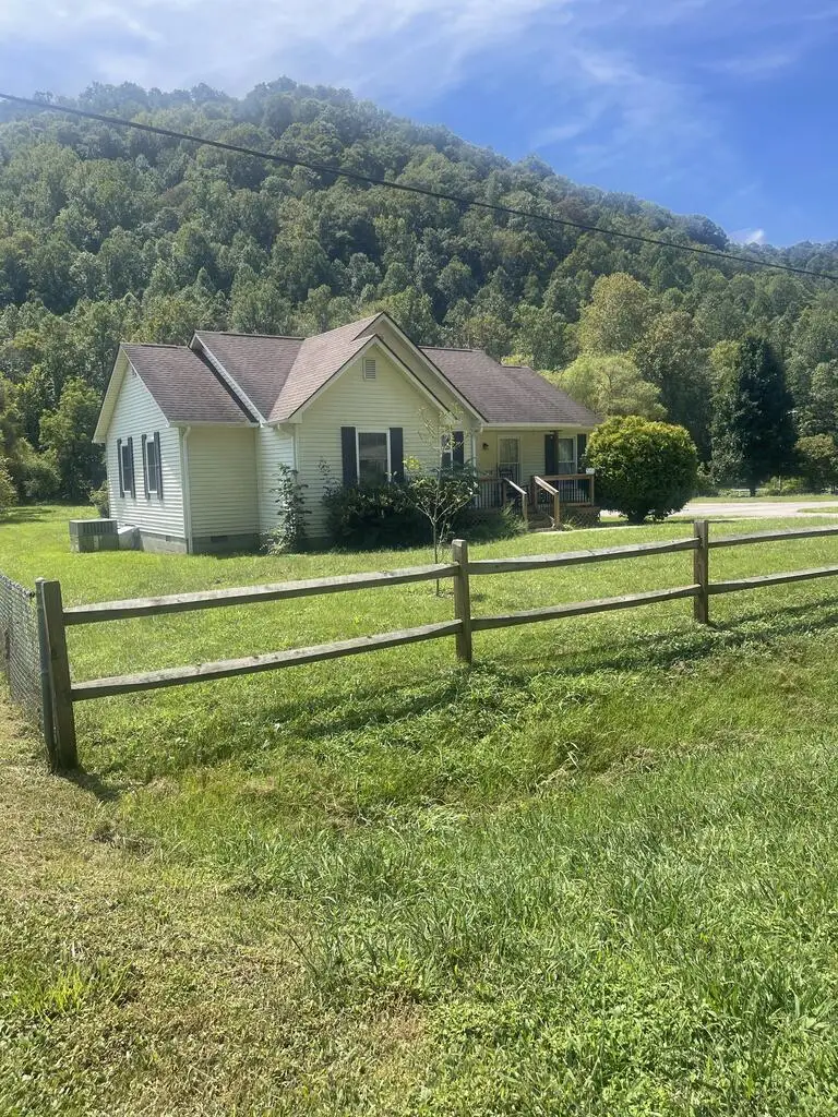 1878 Highway 582, Mallie, WV 41836 - #1