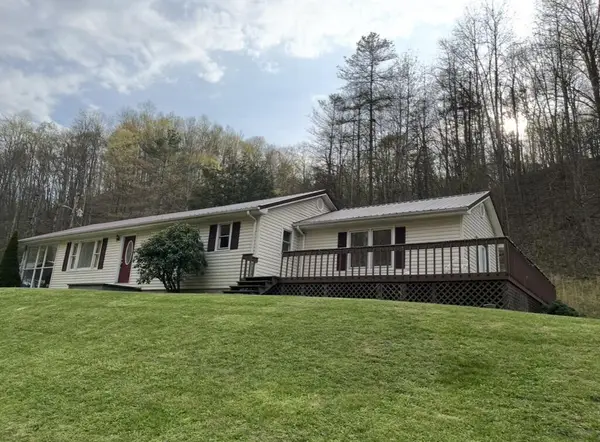 179 Walters Branch, Williamsport, KY 41271