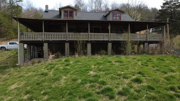 971 Calhoun Br Rd, Jackson, KY 41339