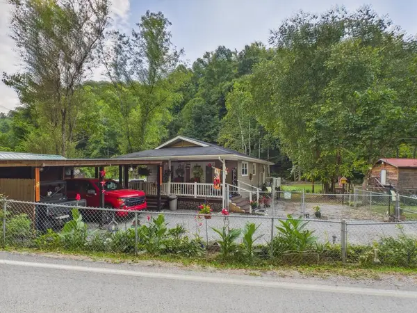 3007 Craft Colly Rd., Ermine, KY 41815